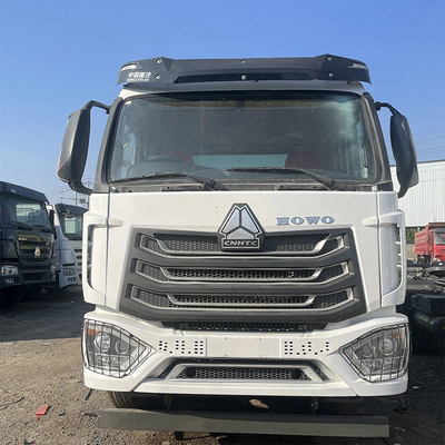 Segmento camion pesante 6X4 60 tonnellate Rhd Sinotruk HOWO testa trattore camion finestra manuale