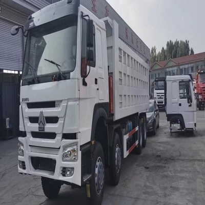 Disegno pneumatico senza tubi HOWO 8X2 camion spazzatura per 15000kg di capacità di carico Trasporto di legno