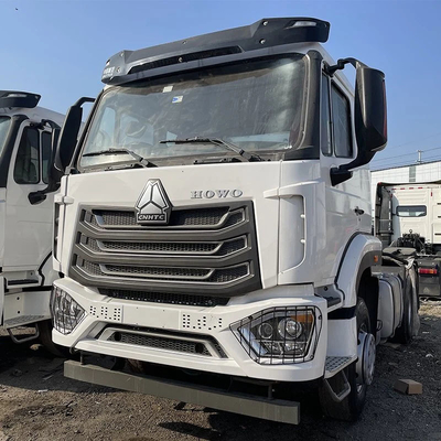 Segmento camion pesante 6X4 60 tonnellate Rhd Sinotruk HOWO testa trattore camion finestra manuale