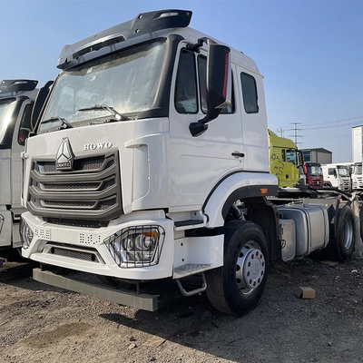 Segmento camion pesante 6X4 60 tonnellate Rhd Sinotruk HOWO testa trattore camion finestra manuale