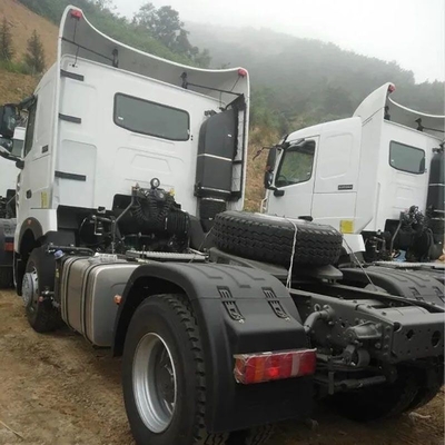 Peso lordo del veicolo 5001-10000 Kg Sinotruk camion trattore HOWO 10 ruote 6X4 375 CV