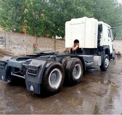 Shacman F3000 6X4 385-440HP Truck trattore nel mercato del CCG con e pneumatici certificati GCC