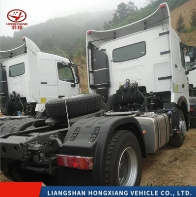 Sinotruk HOWO 450HP 6X4 Tractor Head Truck con finestra manuale in Sudafrica