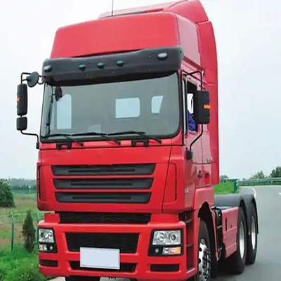 Chenglong H7 4X2 Chinese Tractor Truck con capacità di carico di 8,2 tonnellate e certificazione GCC
