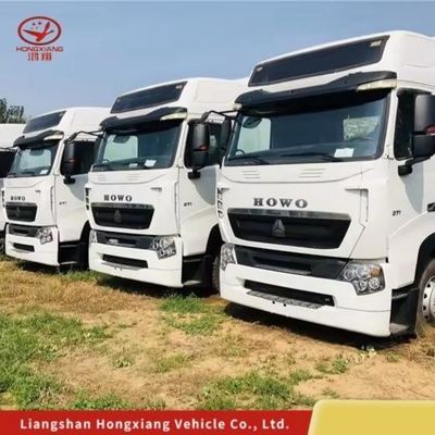 Hot HOWO T7 6X4 trattore a metano Capacità del motore del camion&gt; 8L e 1 anno di servizio post-vendita