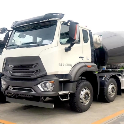 6x4 modalità di guida HOWO camion miscelatore di calcestruzzo per il trasporto di 8,2 t di calcestruzzo in modo efficiente
