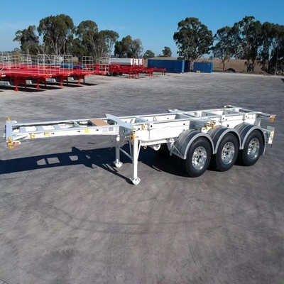 50 Tbeload Seven Bridge Tractor Trucks Flatbed Low Bed Semi-trailer con asse da 13 t
